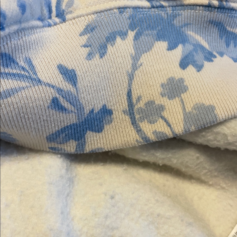 Abercrombie & Fitch Sweatshirt - Picture 5 of 5